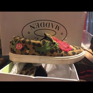 Steve Madden slip on